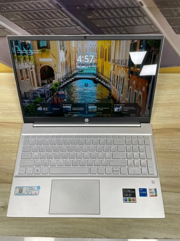 Hp pavilion 15 silver i5 12 th