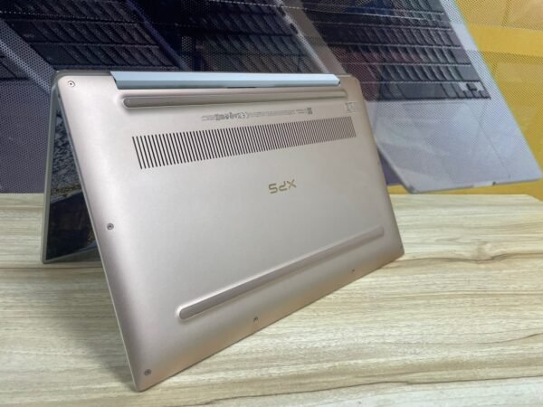 Dell XPS 13 9370 Gold Edition | 13.3" 4K UHD | Premium Ultrabook in Rose Gold - Image 4