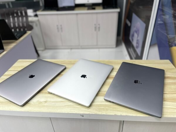 Apple MacBook Pro 16-Inch (Model A2141) – Powerhouse Performance for Creators & Professionals - Image 5