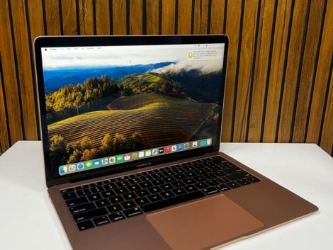 Apple MacBook Air 13-inch laptop with Retina display