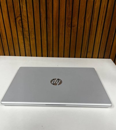 HP OmniBook 3 laptop with AMD Ryzen AI processor and Full HD display
