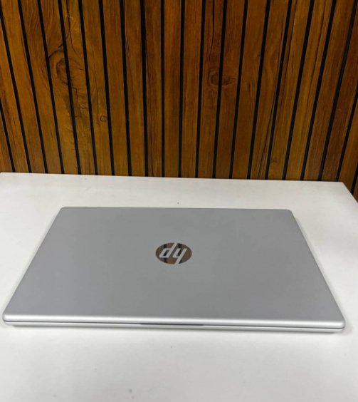 HP OmniBook 3 laptop with AMD Ryzen AI processor and Full HD display
